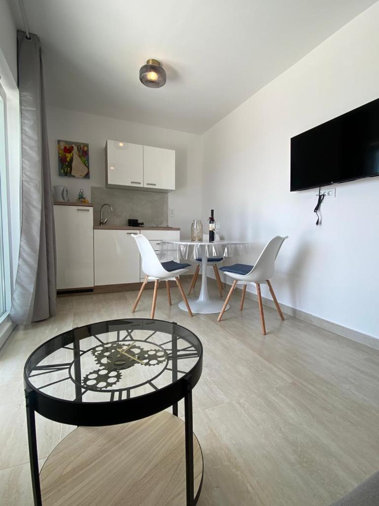 D&M Apartments Palit Екстер'єр фото